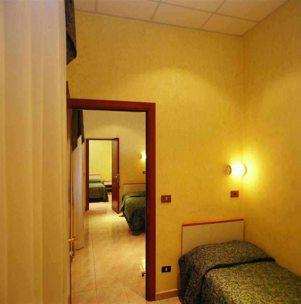 Hotel Oriente Řím Exteriér fotografie